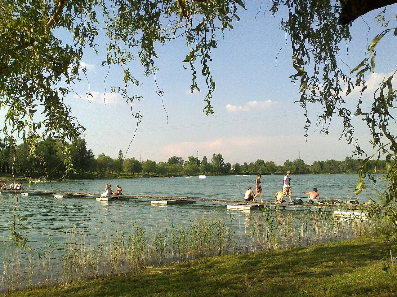 Campogalliano, riaprono i Laghi Curiel: da Pasqua eventi tra sport, natura e spettacolo