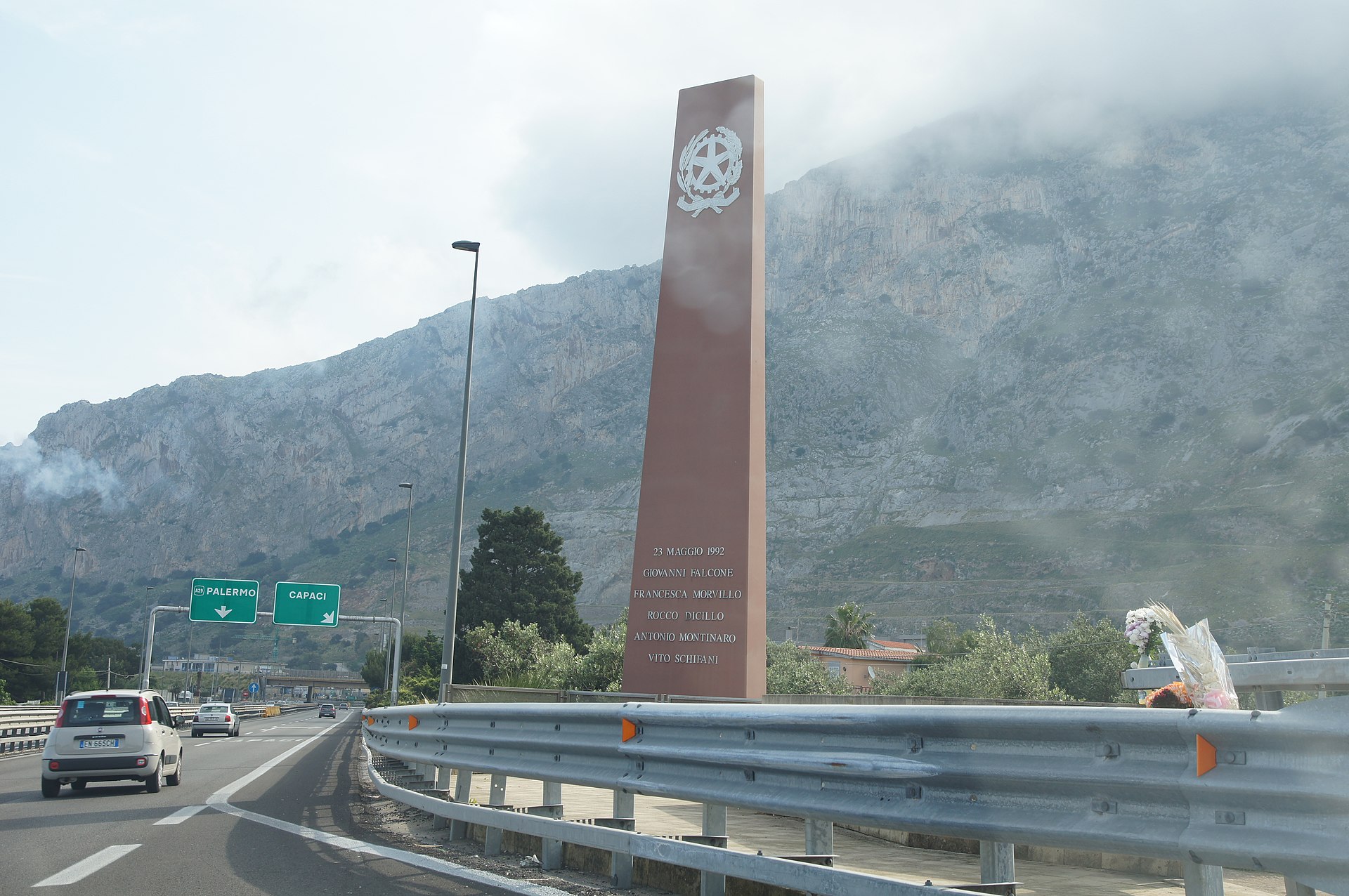 Da Capaci a Modena, l’olio della memoria consegnato all’Arcivescovo come segno di impegno civile