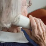 Modena, finta multa al telefono: allarme truffe contro anziani
