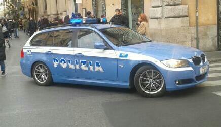 Modena, 22enne arrestato dopo minacce agli agenti con un ramo