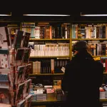 Modena, burattini tra memoria e futuro alla Feltrinelli