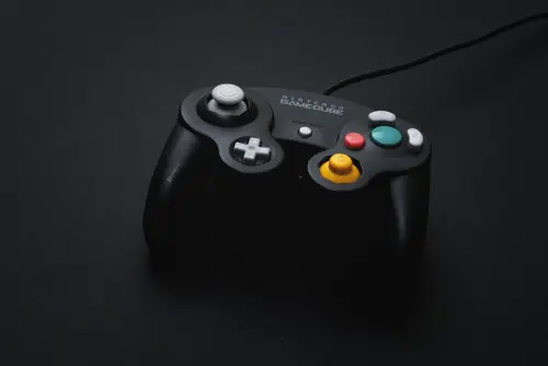 Modena, arrestato mentre esce dal negozio con cinque console per videogiochi